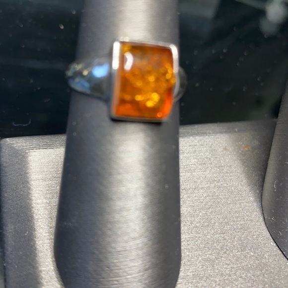 Ladies Sterling Silver Ring with Amber Stone - Picture 11 of 14